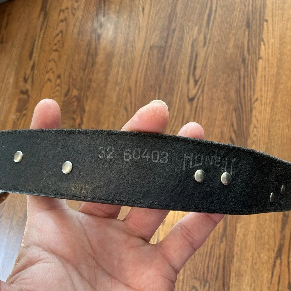 Vintage HONEST Genuine Leather Belt 32 Animal Safari Zoo Pewter Concho 90's